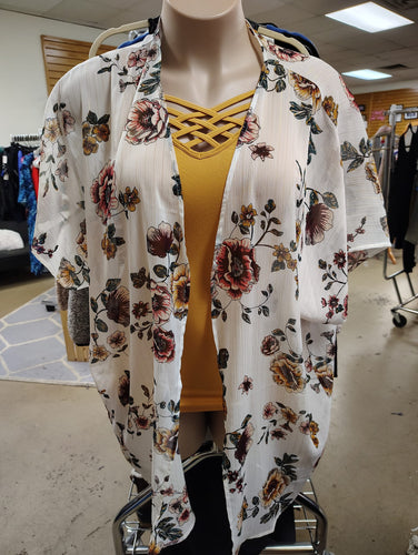 sz L/XL Maurices Fall Floral Kimono