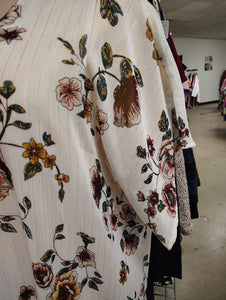 sz L/XL Maurices Fall Floral Kimono