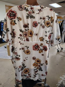 sz L/XL Maurices Fall Floral Kimono