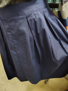 sz3X Blue pleated knee length skirt