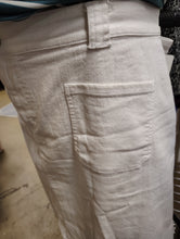 Load image into Gallery viewer, sz24W Cato midi length white denim skirt