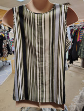 Load image into Gallery viewer, Liz Claiborne striped sleeveless top size 0X