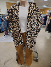 Load image into Gallery viewer, Maurices leopard print kimono One Size could fit up to 3x