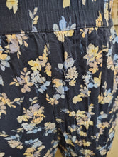 Load image into Gallery viewer, Jessica Simpson floral skinny leg pants size XL