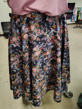 Load image into Gallery viewer, Nicolette Mason for Modcloth floral skirt no stretch 2x