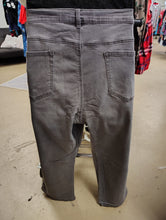 Load image into Gallery viewer, DG2 Diane Gilman NWT gray stretch jeans size 26W short