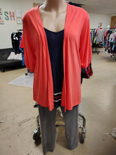 Load image into Gallery viewer, Catherine&#39;s longer cardigan size 3x 26/28