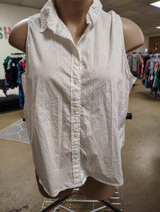 J Crew sleeveless white button front top 3x