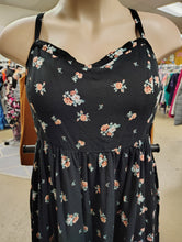 Load image into Gallery viewer, Torrid black floral dress size 3x with pockets!