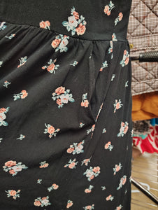 Torrid black floral dress size 3x with pockets!