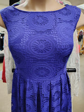 Load image into Gallery viewer, Roz &amp; Ali blue lace dress size 14 1x