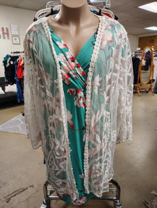 Davi & Dani white lace longer kimono size 2x/3x