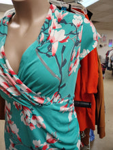 Load image into Gallery viewer, Roz &amp; Ali green sheath dress with floral print size 20 or 2x