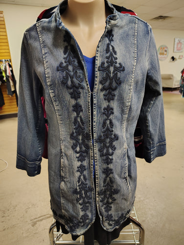 Oso Casuals long embroidered denim jacket size 2x