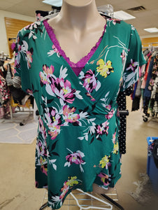 Torrid green floral wrap top size 3x