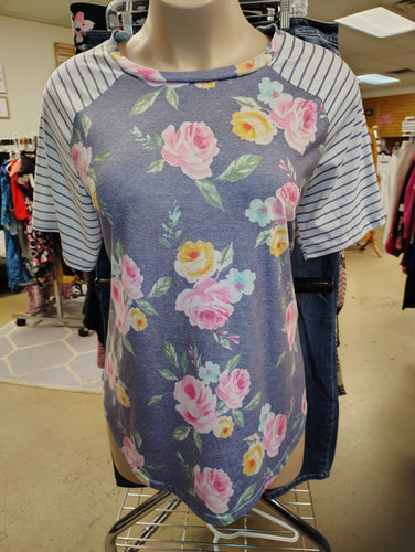 Floral raglan sleeve top size 3x