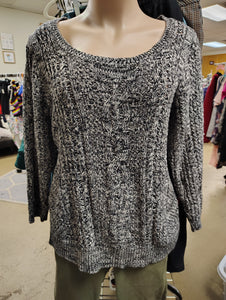 Torrid black and white sweater size 4x