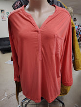 Load image into Gallery viewer, Ava &amp; Viv coral tunic top size 4x