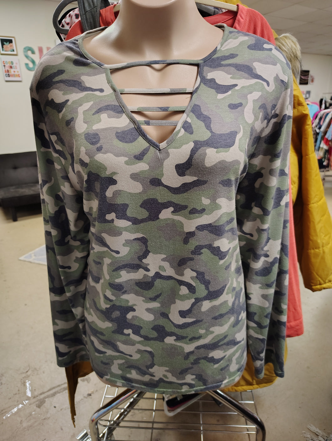 Glitzy Girlz camo tunic top size 4x