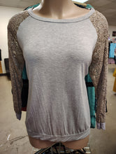 Load image into Gallery viewer, Egs gray lightweight top with lace sleeves size 3x