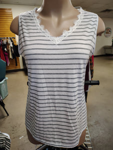 No brand striped tank top with lace trim 2x