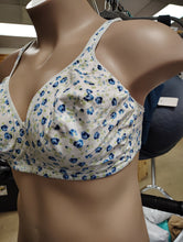 Load image into Gallery viewer, Fruit of the Loom wireless bra size 44DD