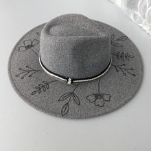 Load image into Gallery viewer, Floral Wreath Panama Hat- Heathered Grey