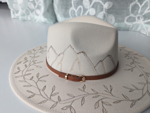 Ivory Mountain Panama Hat