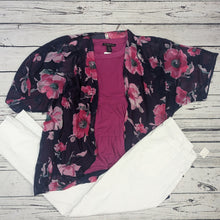 Load image into Gallery viewer, Navy Floral Kimono