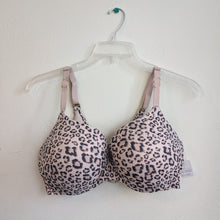 Load image into Gallery viewer, Victoria Secret 38DDD Leopard Print Bra