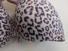 Load image into Gallery viewer, Victoria Secret 38DDD Leopard Print Bra