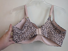 Load image into Gallery viewer, Victoria Secret 38DDD Leopard Print Bra