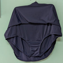 Load image into Gallery viewer, 24W D&amp;Co Navy Swim Skirt