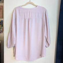 Load image into Gallery viewer, XXL Maurice&#39;s Lilac 3/4 Sleeve Blouse