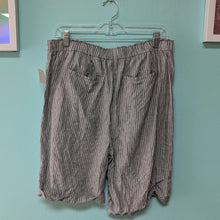 Load image into Gallery viewer, Sz12 &quot;2&quot; Chico&#39;s Grey Linen Short