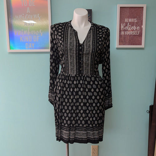 Relatively SzXL Black Leaf Print Dress