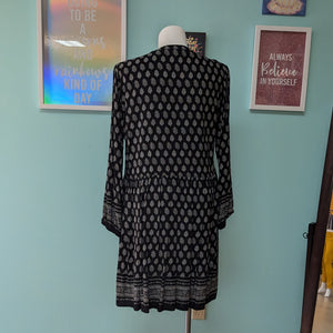 Relatively SzXL Black Leaf Print Dress