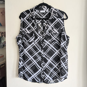 New York and Company Black & White Geometric Sleeveless Top SzXL