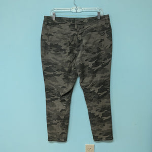 Universal Threads sz14 Camo Skinny Denim