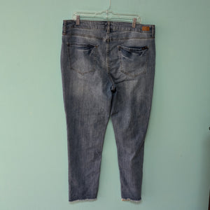 Seven sz16 Raw Hem Skinny Denim