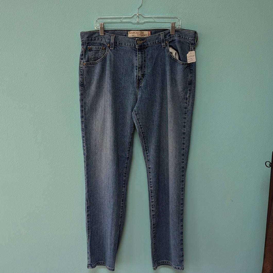 Levi's Straight Leg sz16 Light Wash