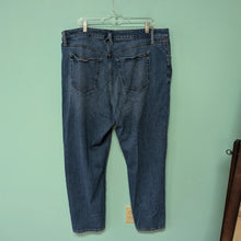 Load image into Gallery viewer, 20W Maurice&#39;s Distressed Denim