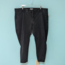 Load image into Gallery viewer, Sz22W Ava &amp; Viv Black Skinny Denim