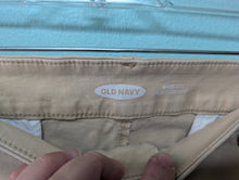 Load image into Gallery viewer, Sz22 Short Old Navy Boot Cut Khaki