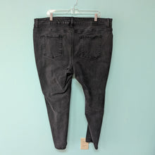 Load image into Gallery viewer, Sz22W Black Maurices Skinny Denim