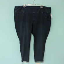 Load image into Gallery viewer, Sz24W Petite Belle Black Skinny Denim