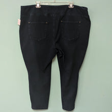 Load image into Gallery viewer, Sz24W Petite Belle Black Skinny Denim