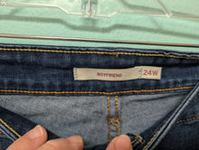 Load image into Gallery viewer, Sz24W Levi Strauss Boyfriend Denim