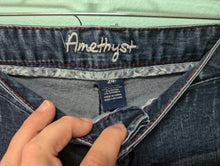 Load image into Gallery viewer, Sz24 Amethyst Whisker Denim