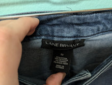 Load image into Gallery viewer, Sz22 Lane Bryant Crop Skinny